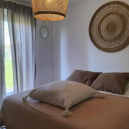 Beautiful With Garden Apartment *