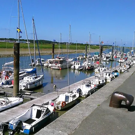 Beautiful With Garden Appartement